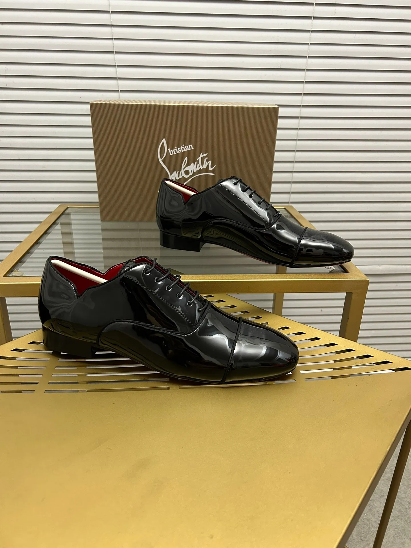 (Customized model) Ex-factory price is 500. christian louboutin (CL red sole shoes) counter series, casual sneakers for couples 📢 📢 📢 Exclusive hot style release 🎈🎈💪 Movable latex feet 👻 Finished outsole line [Proud] 😝Female 35-40# Male 38#-46, global supply😝 [Top version]: Original imported genuine leather upper, top original leather lining, original molded TPU outsole, original 1:1 detail processing, original shoe last,